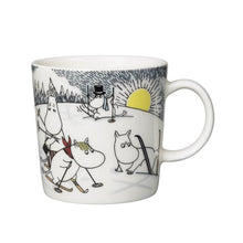 Load image into Gallery viewer, Moomin Mug 2014 - Skiing with Mr Brisk front
