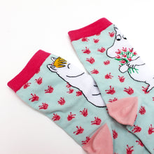 Load image into Gallery viewer, Socks - Bouquet
